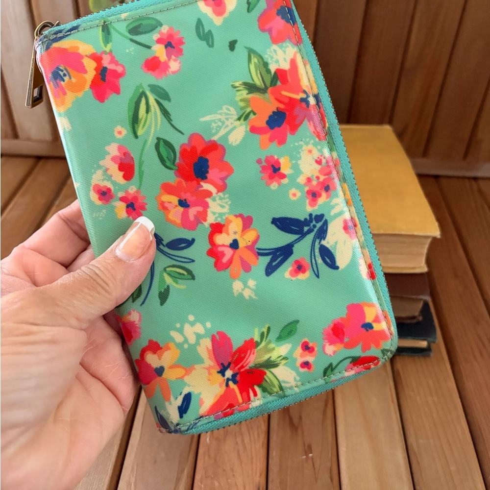 Wander Wallets Floral Zip Organizer Wristlet Spring Bloom - Picture 8 of 10